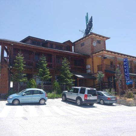 Hostal Sierra De Баса Екстериор снимка