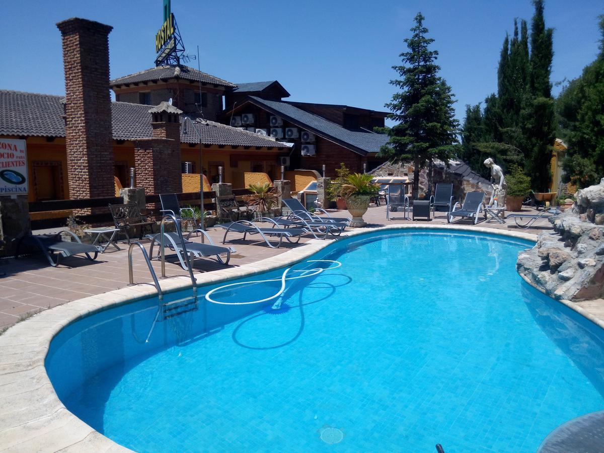 Hostal Sierra De Баса Екстериор снимка