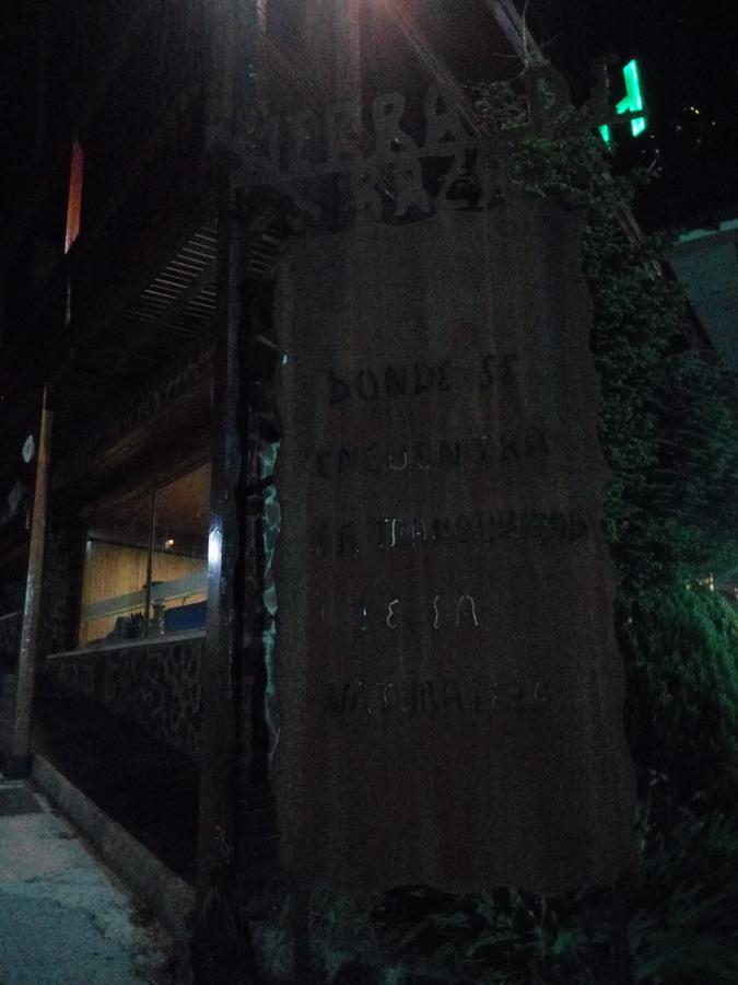 Hostal Sierra De Баса Екстериор снимка