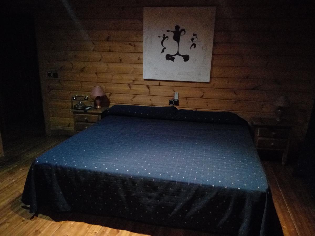 Hostal Sierra De Баса Екстериор снимка
