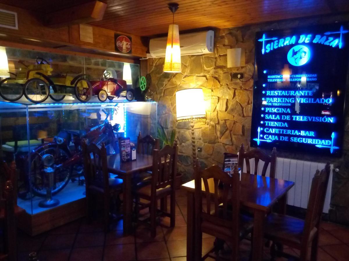 Hostal Sierra De Баса Екстериор снимка