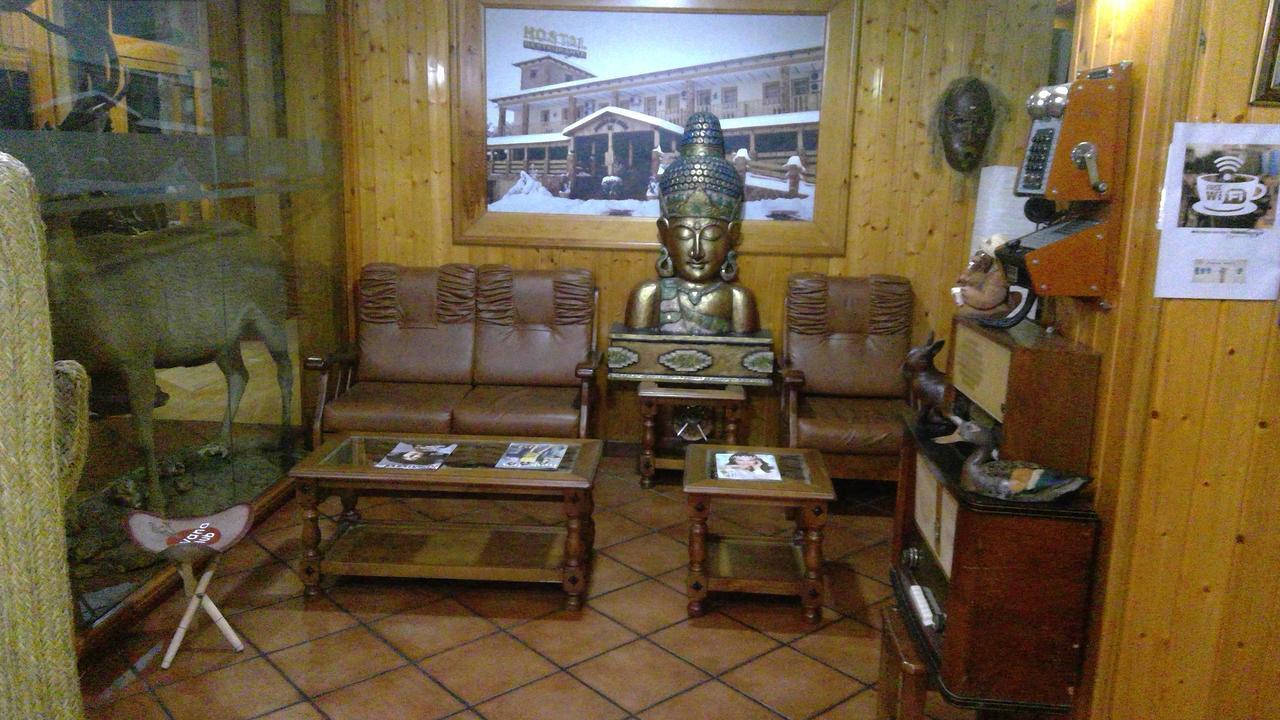 Hostal Sierra De Баса Екстериор снимка